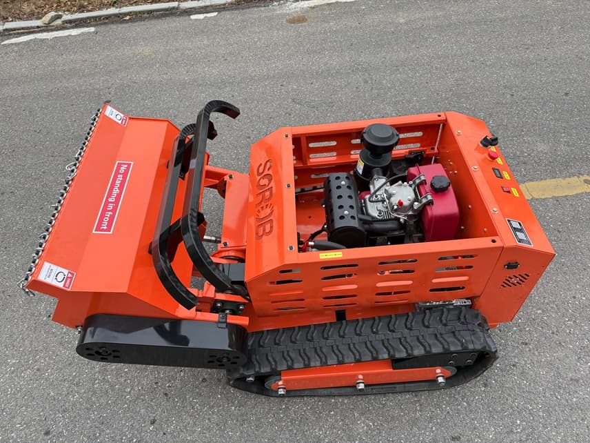 SCR-80D Remote-Controlled Grass Shredder